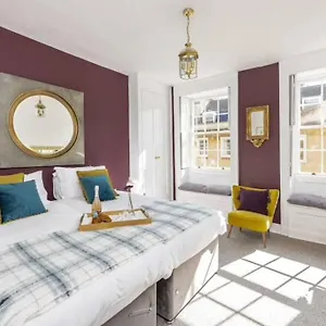 Apartment Georgian Located In The Center Of Bath., Bath