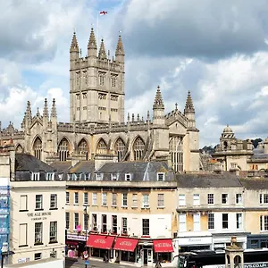 Apartment Stunning Spacious Near Parade Gardens, Bath